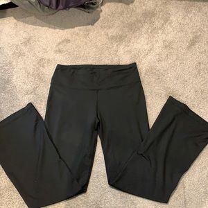 Size large Zelos yoga pants. Flared leg.